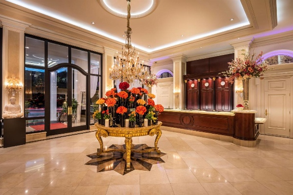 Beverly Hills Plaza Hotel Main image